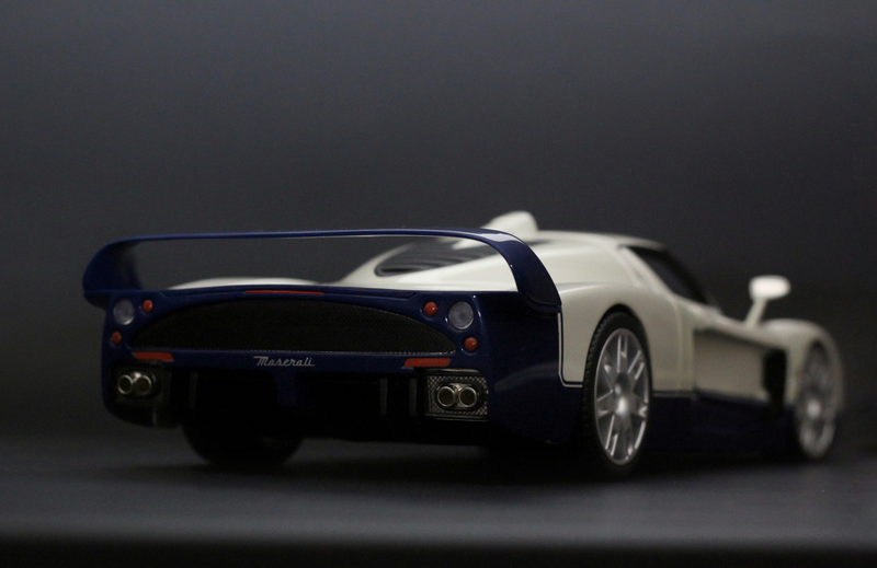 Illustration for article titled Maserati MC12 by Hot Wheels in 1:18
